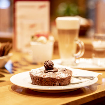 Schoggi-Törtli mit Latte Macchiato